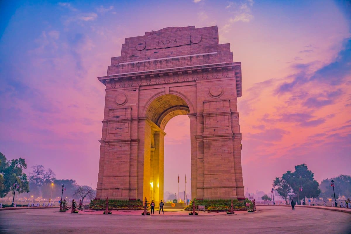 India Gate Delhi - MALAYALEES YATRA HOLIDAYS DELHI PVT. LTD.